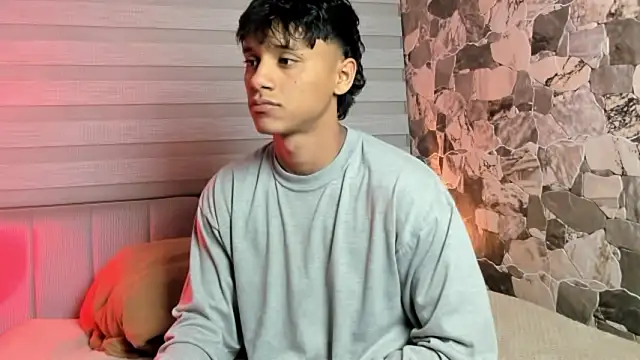 Snapshot of ZYZZ1312 chatting on February 16, 3:38 am ZYZZ1312 online show from February 16, 3:38 am