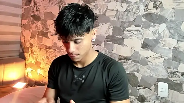 ZYZZ1312 online show from March 11, 5:45 am