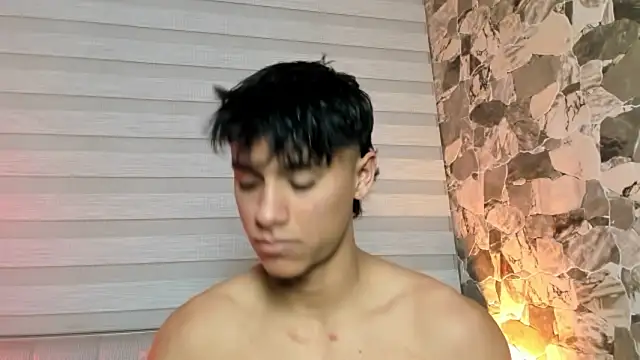 Snapshot of ZYZZ1312 chatting on February 18, 5:05 am ZYZZ1312 online show from February 18, 5:05 am