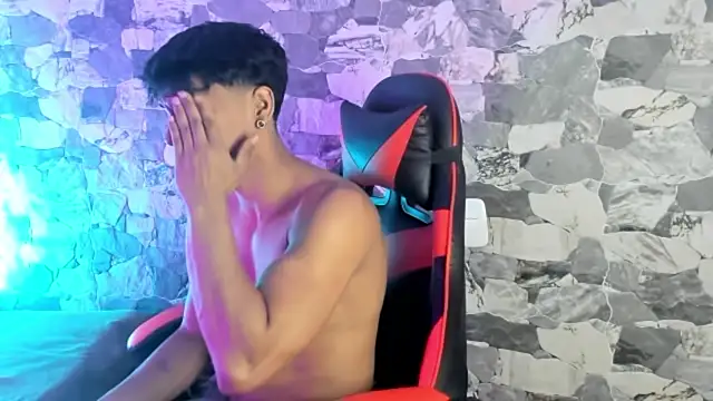 ZYZZ1312 online show from April 21, 4:41 am