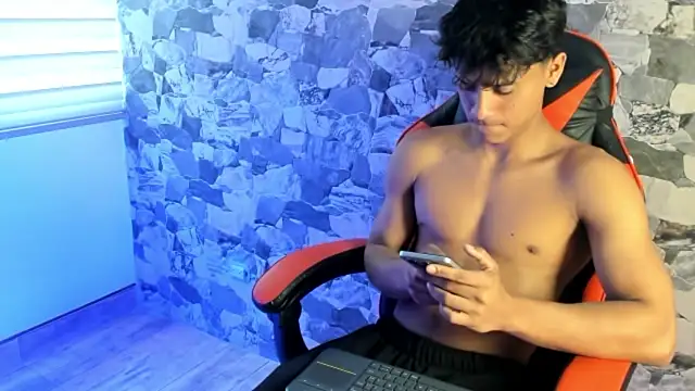Snapshot of ZYZZ1312 chatting on July 17, 5:54 pm ZYZZ1312 online show from July 17, 5:54 pm