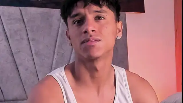 Snapshot of ZYZZ1312 chatting on December 16, 5:28 pm ZYZZ1312 online show from December 16, 5:28 pm