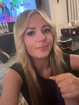 sammie-99 online show from November 4, 6:28 am