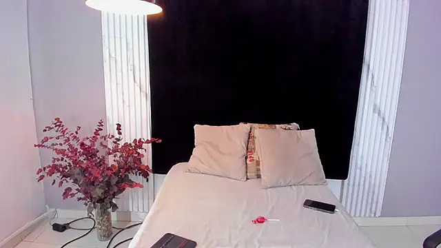 MONIK FOX CR online show from October 15, 7:55 pm