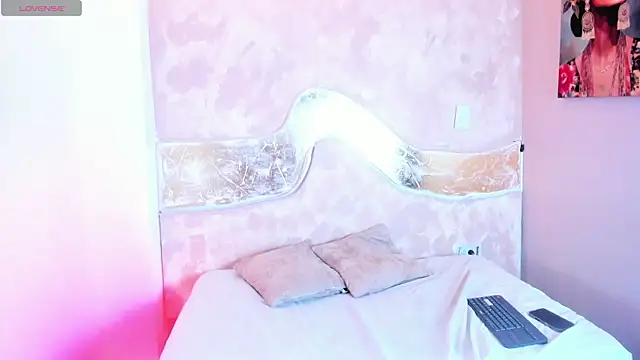 MONIK FOX CR online show from October 20, 7:36 pm