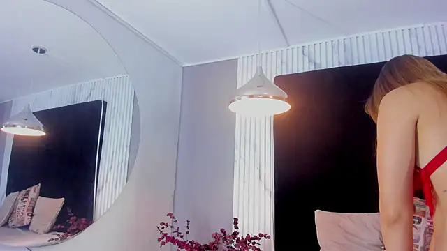 MONIK FOX CR online show from September 10, 8:08 pm