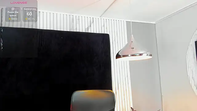 MONIK FOX CR online show from September 27, 9:10 pm