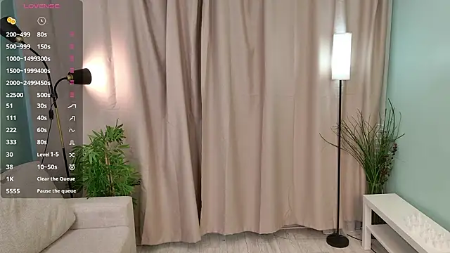 Snapshot of lisabaus chatting on February 15, 7:09 am lisabaus online show from February 15, 7:09 am