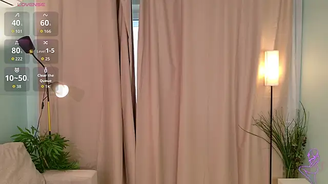 Snapshot of lisabaus chatting on January 12, 7:37 am lisabaus online show from January 12, 7:37 am