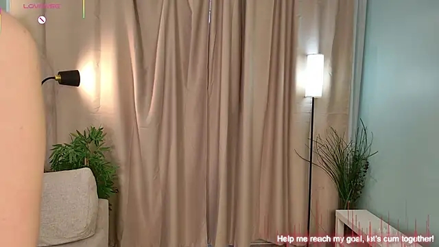 Snapshot of lisabaus chatting on February 10, 7:40 am lisabaus online show from February 10, 7:40 am