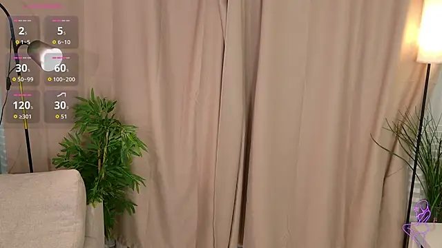 Snapshot of lisabaus chatting on January 15, 7:23 am lisabaus online show from January 15, 7:23 am