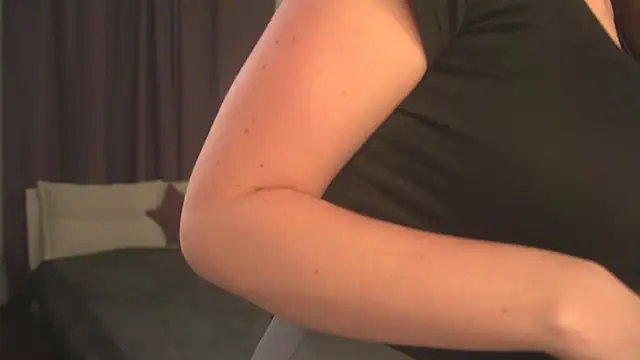 Olivia Farrell online show from October 25, 12:39 pm