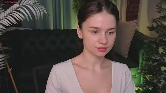 Olivia Farrell online show from December 2, 1:02 pm