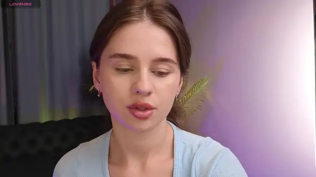 Snapshot of Olivia_Farrell chatting on September 23, 12:45 pm Olivia Farrell online show from September 23, 12:45 pm