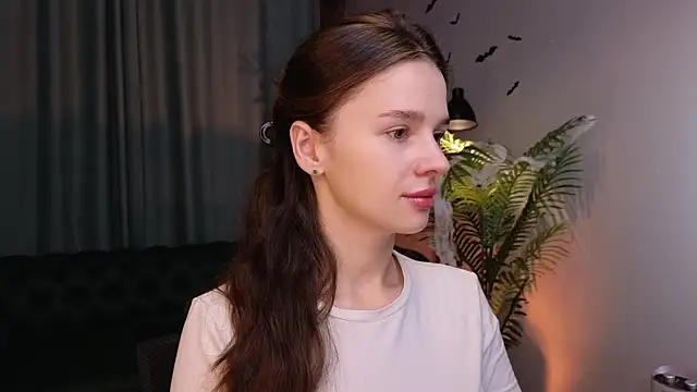 Olivia Farrell online show from October 31, 12:46 pm