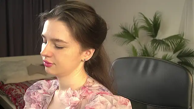 Snapshot of Olivia_Farrell chatting on March 2, 12:45 pm Olivia Farrell online show from March 2, 12:45 pm