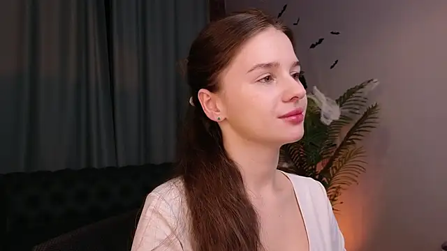 Olivia Farrell online show from October 27, 12:39 pm