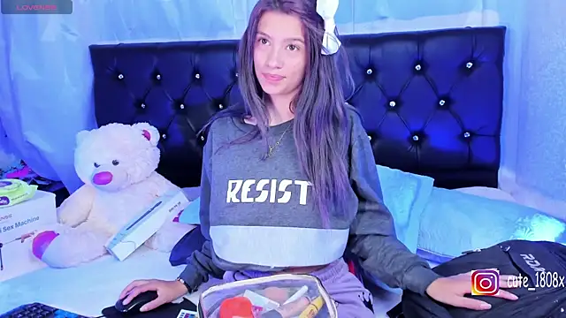 Snapshot of Sofiia_cute_ chatting on September 20, 10:37 pm Sofiia cute online show from September 20, 10:37 pm