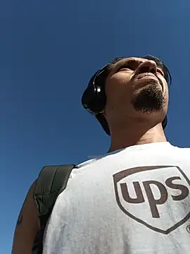 Snapshot of mrredcorn chatting on October 27, 4:08 pm mrredcorn online show from October 27, 4:08 pm