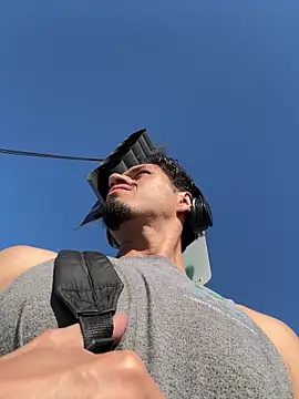 Snapshot of mrredcorn chatting on October 6, 3:24 pm mrredcorn online show from October 6, 3:24 pm