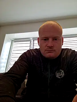 Snapshot of svenni2525 chatting on September 28, 3:30 pm svenni2525 online show from September 28, 3:30 pm