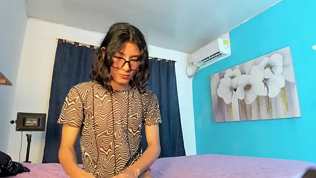 angel hasss online show from September 14, 2:45 am