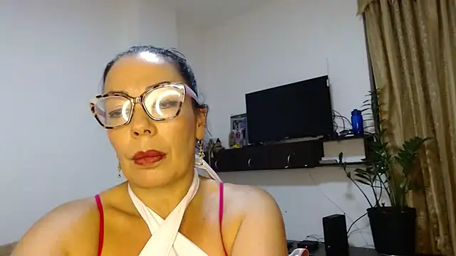 Snapshot of naiaratobon__ chatting on October 12, 7:32 am naiaratobon online show from October 12, 7:32 am
