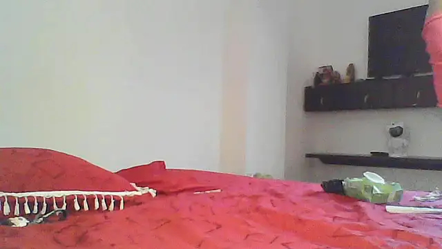 naiaratobon   online show from November 18, 7:50 pm