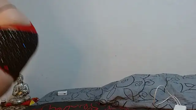 naiaratobon   online show from March 15, 5:47 am