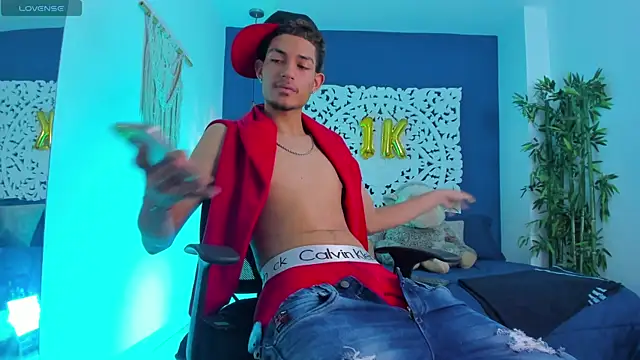 Adonis WB online show from November 11, 9:20 pm