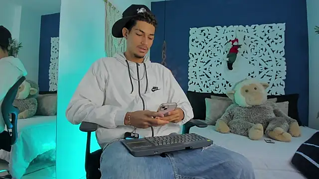 Adonis WB online show from November 14, 8:56 pm