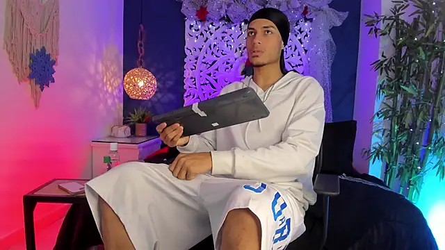 Adonis WB online show from January 8, 4:51 am