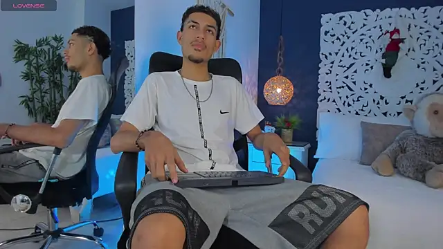 Adonis WB online show from November 21, 10:09 pm