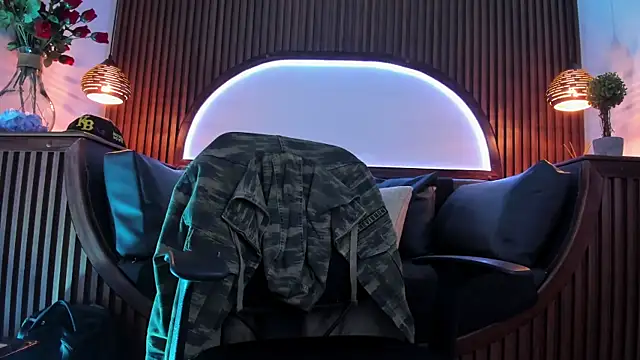 Donovan Desmond online show from February 10, 5:06 am