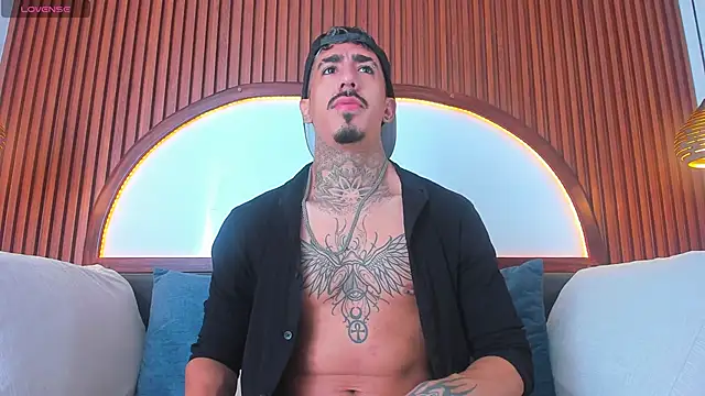 Donovan Desmond online show from October 25, 3:56 pm