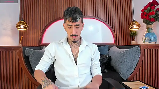 Donovan Desmond online show from November 4, 8:23 pm