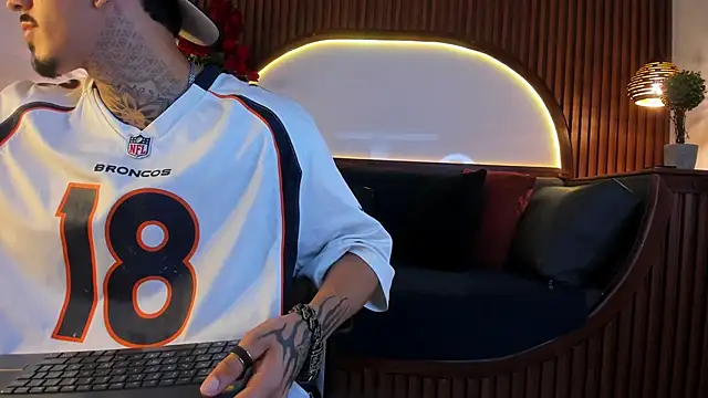 Donovan Desmond online show from January 17, 4:05 am