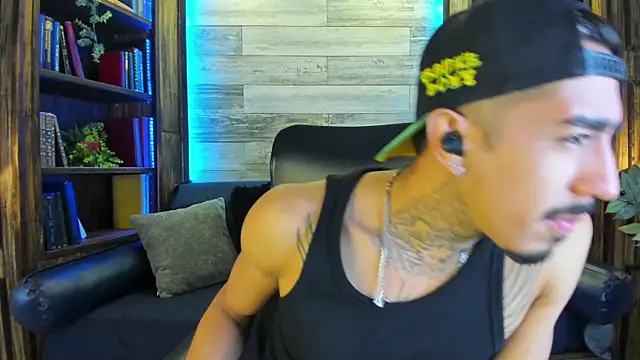 Donovan Desmond online show from December 20, 3:42 am