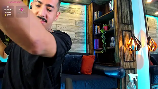 Donovan Desmond online show from March 28, 7:48 pm