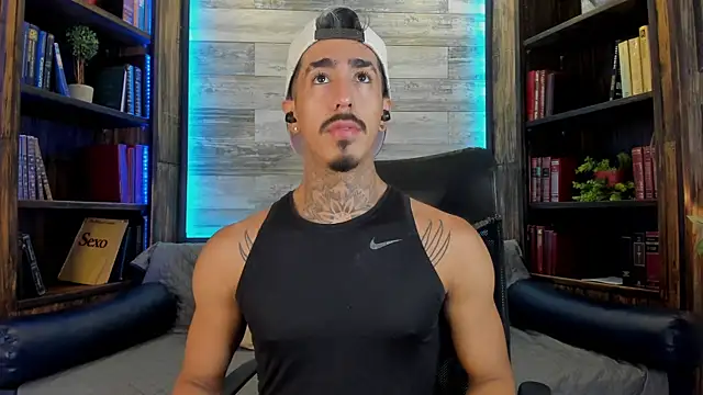 Snapshot of Donovan_Desmond chatting on September 27, 7:53 pm Donovan Desmond online show from September 27, 7:53 pm
