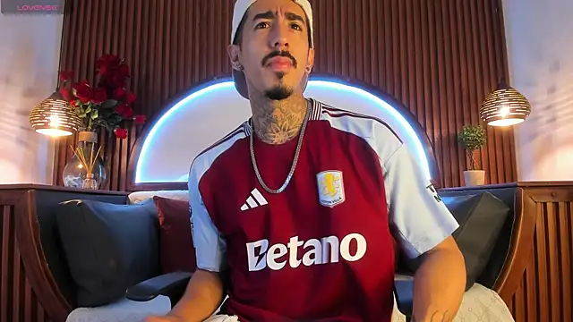 Donovan Desmond online show from January 15, 4:49 am