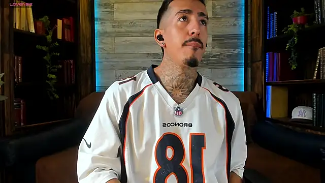 Donovan Desmond online show from May 2, 6:02 pm