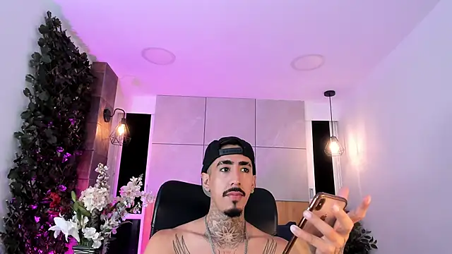 Donovan Desmond online show from March 5, 3:58 am