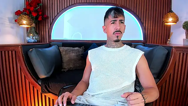 Donovan Desmond online show from March 23, 7:25 pm