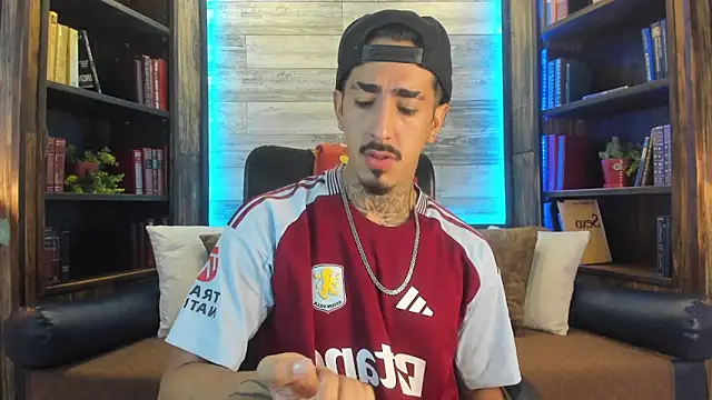 Snapshot of Donovan_Desmond chatting on October 14, 8:09 pm Donovan Desmond online show from October 14, 8:09 pm