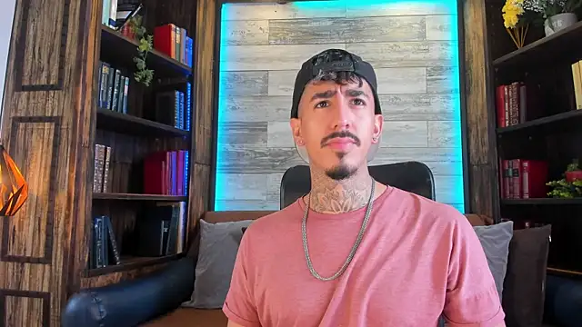 Donovan Desmond online show from November 19, 7:36 pm