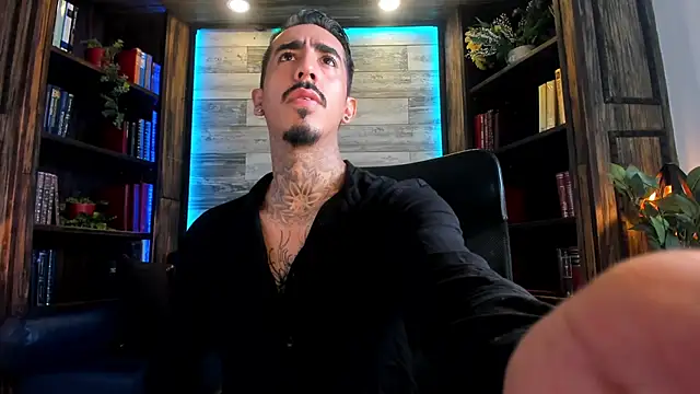 Donovan Desmond online show from December 3, 8:08 pm