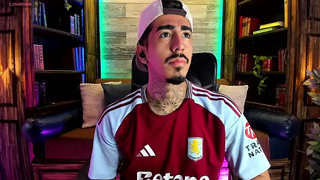 Donovan Desmond online show from February 5, 1:34 am