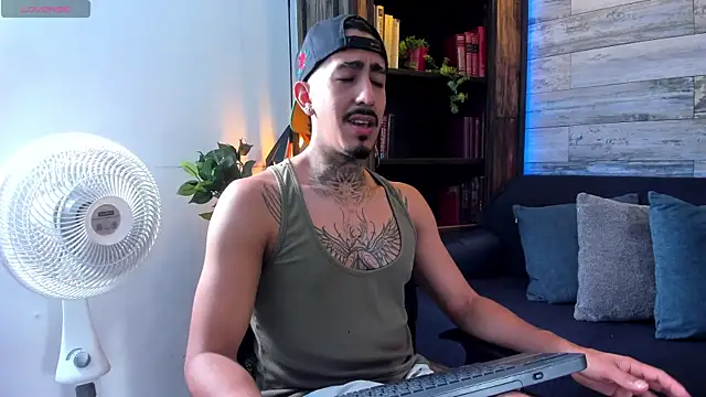 Donovan Desmond online show from April 17, 8:11 pm