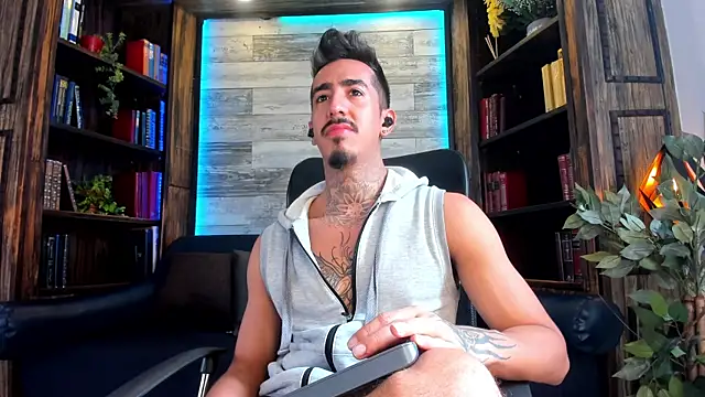 Donovan Desmond online show from December 4, 8:30 pm